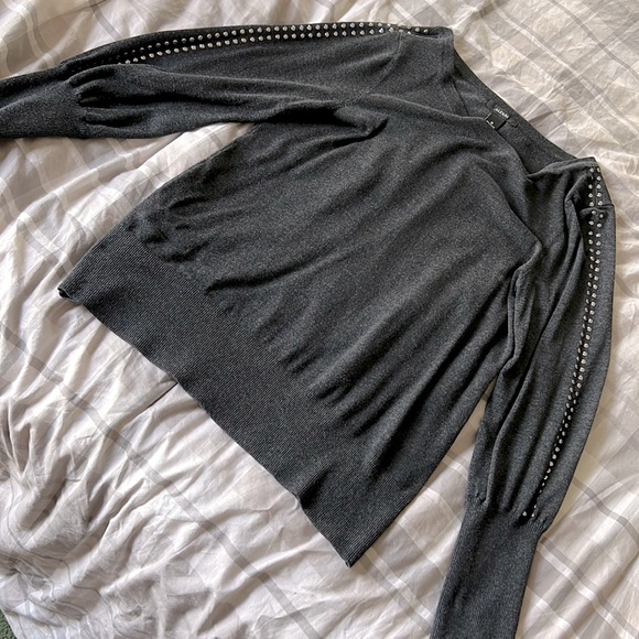 Gray Sweater - Picture 1 of 4